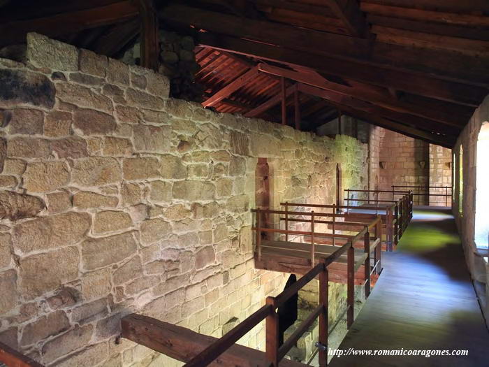 ACCESO A CELDAS DESDE LA ZONA SUPERIOR DEL CLAUSTRO